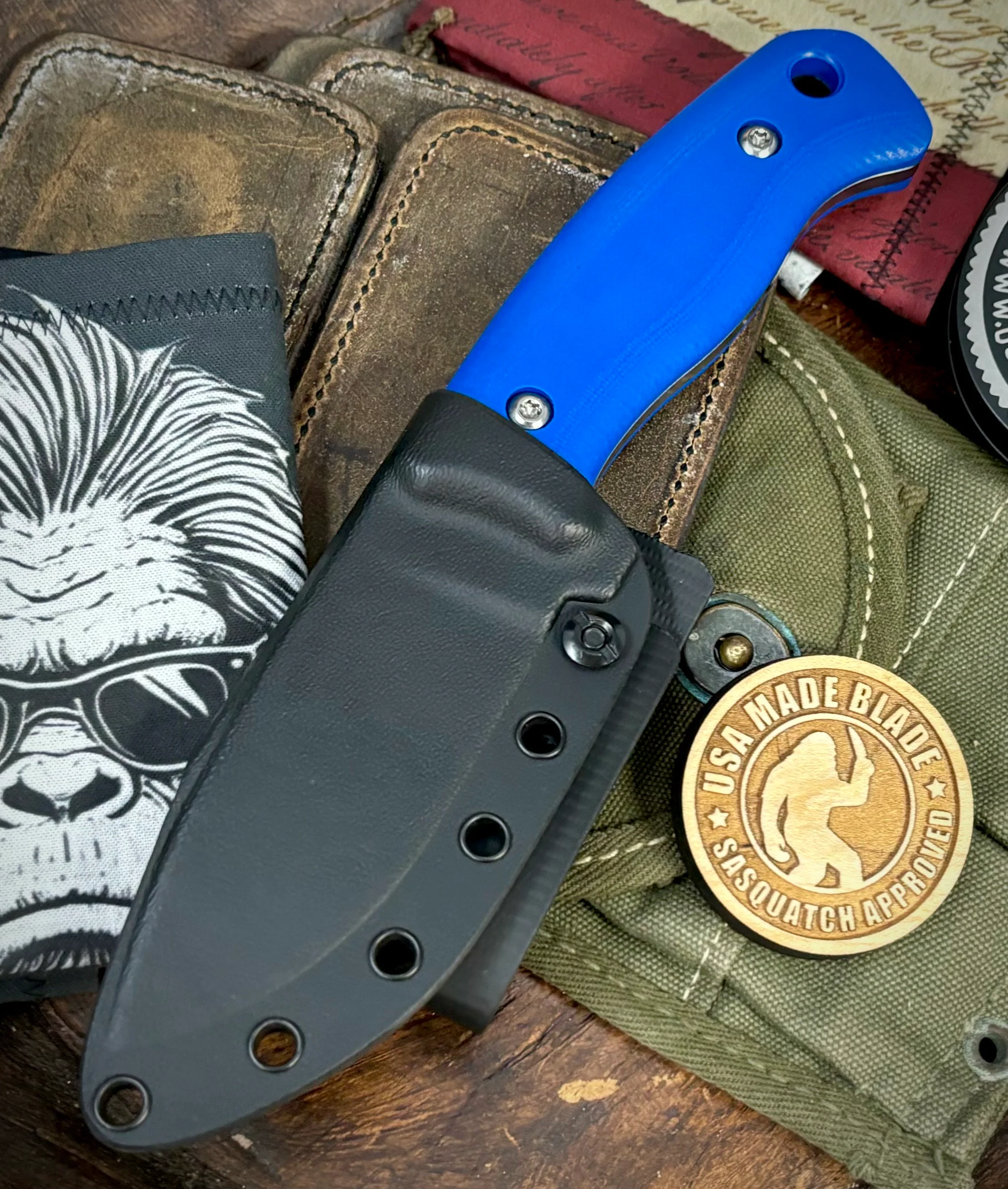 Defiant-7 Bullie with Bohler K110 Steel and Blue G10 Handles - Image 3