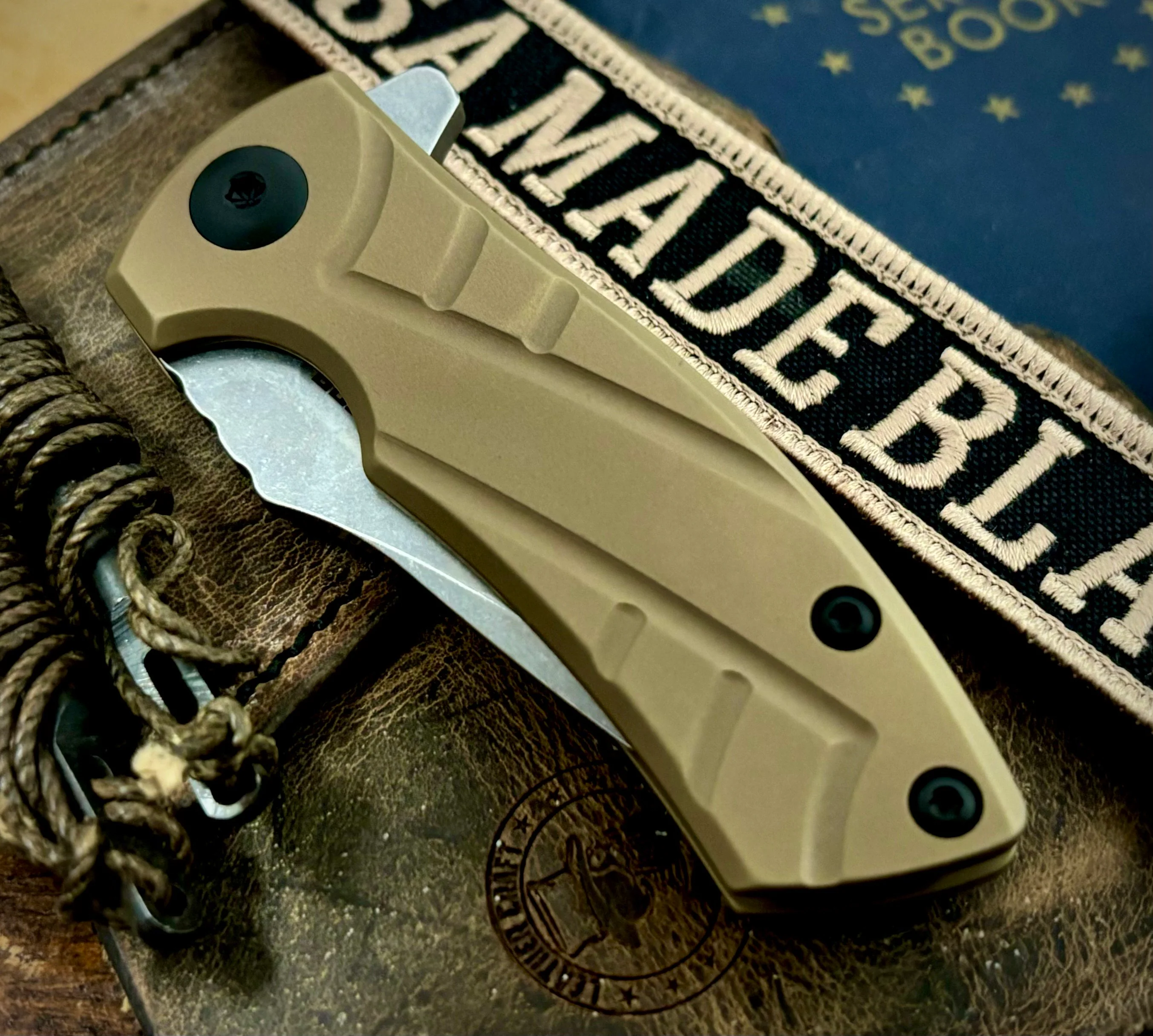 Les George ESV Flipper FDE DLC Sweep Ti, S45VN Blade, Black DLC Hardware and Black DLC Pocket Clip - Image 4