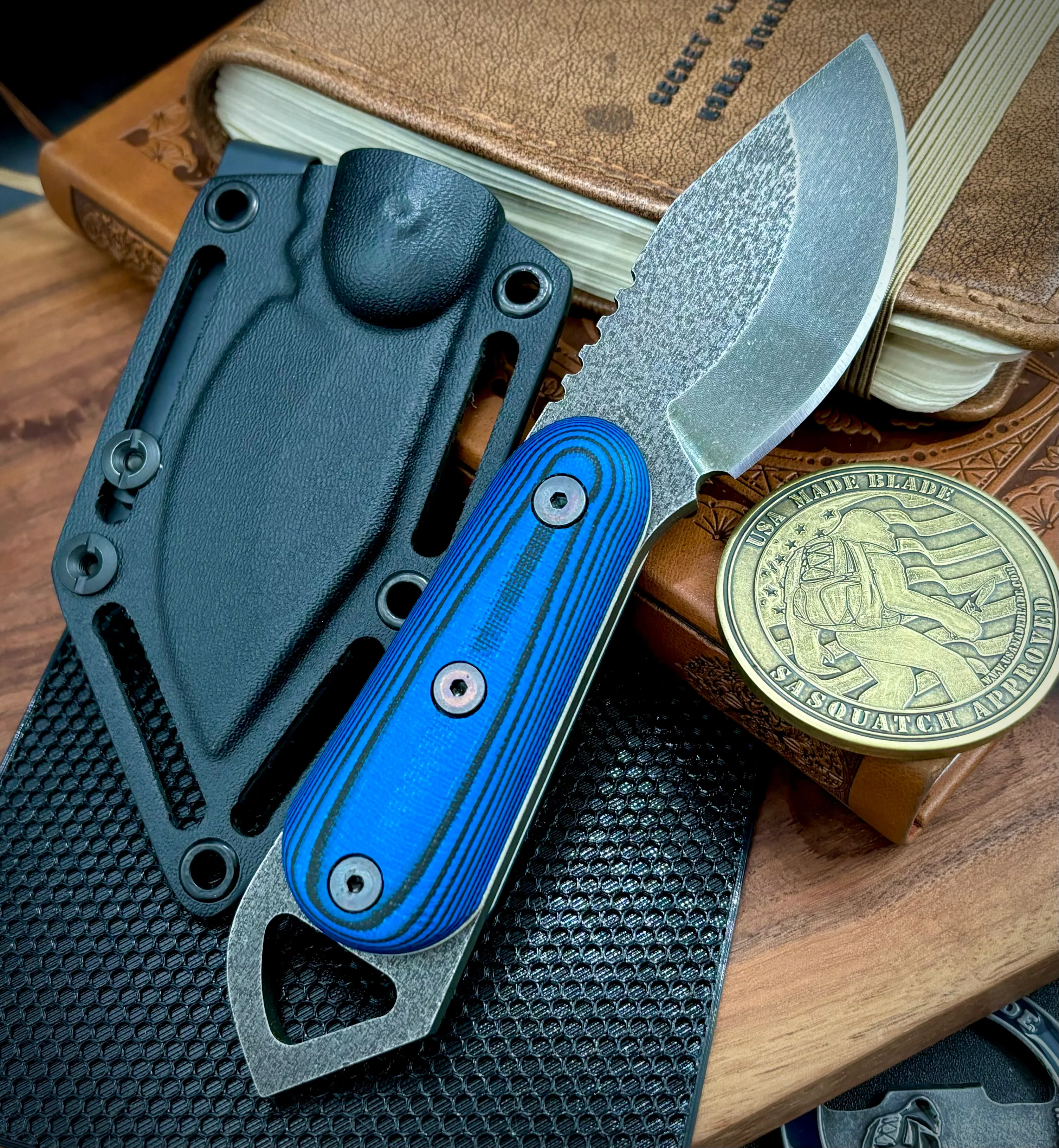 Shed Knives Skur with Atlantic Blue/Black G10 Handles and 154-CM Steel - Image 2