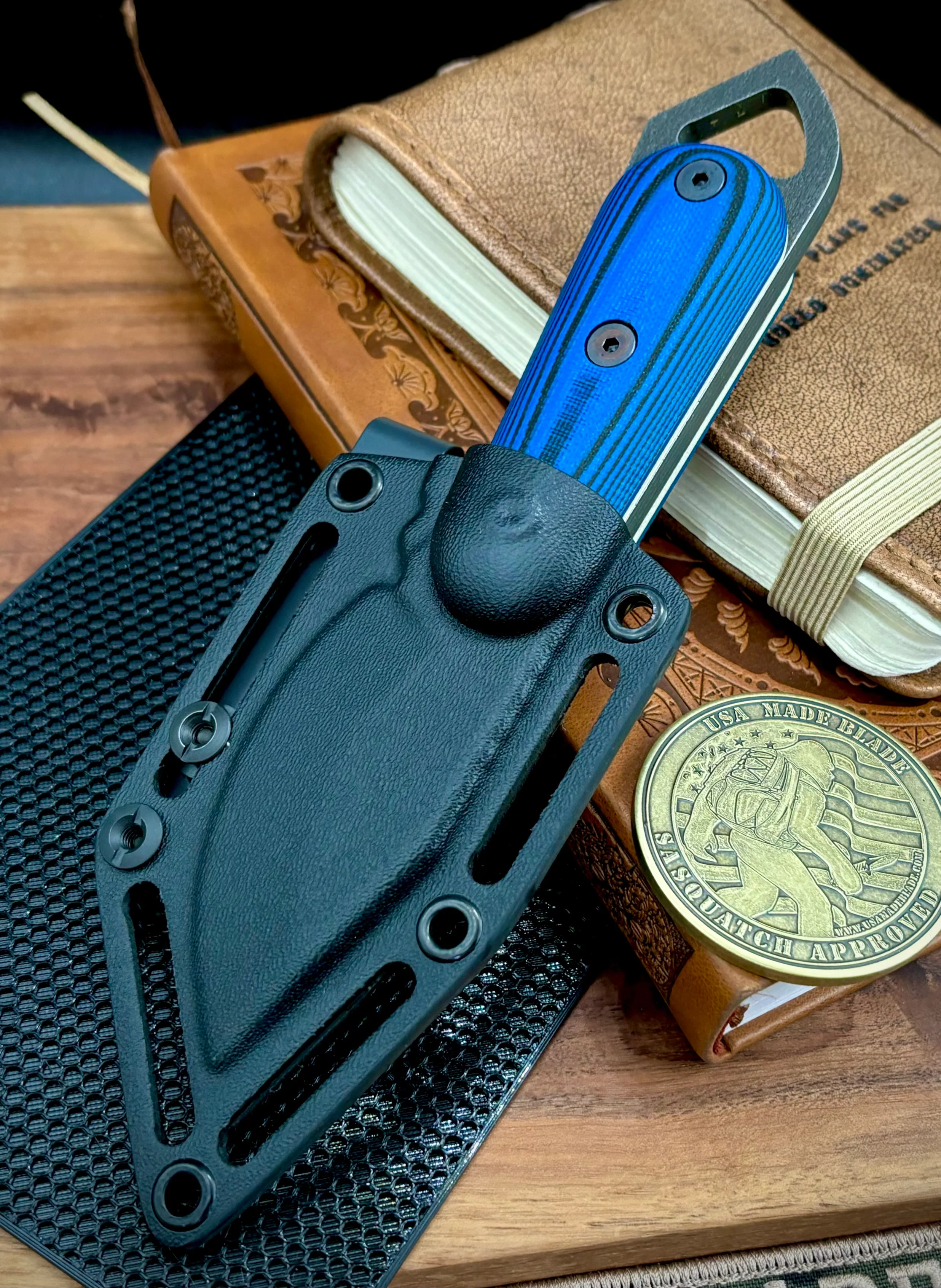 Shed Knives Skur with Atlantic Blue/Black G10 Handles and 154-CM Steel - Image 3