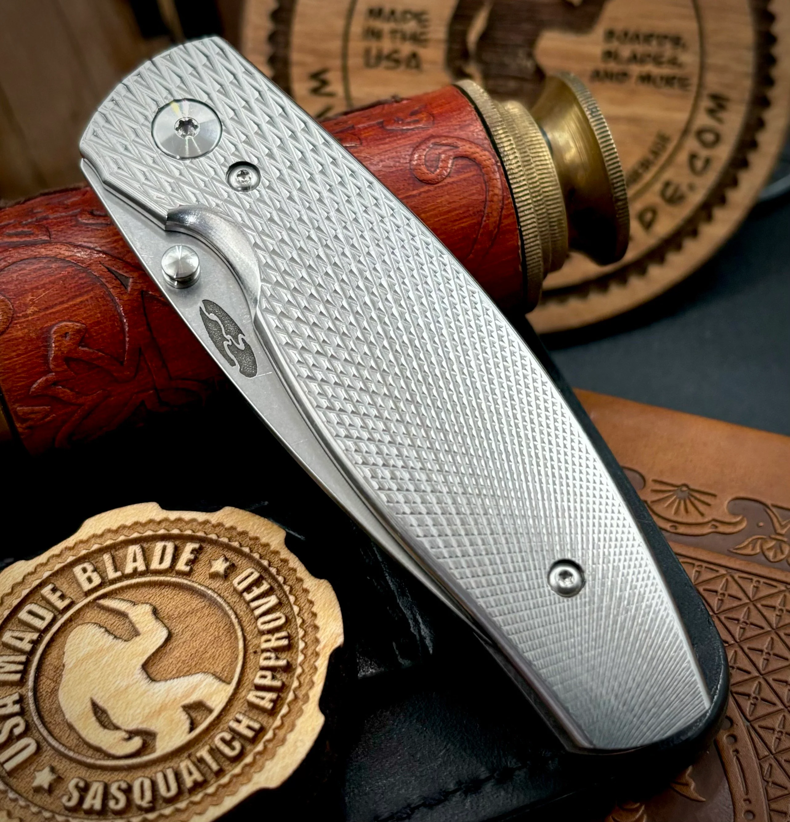 Three Rivers Manufacturing (TRM) Neutron 2 Liner Lock with 3D Lizard Skin Titanium and Magnacut Steel - Image 3