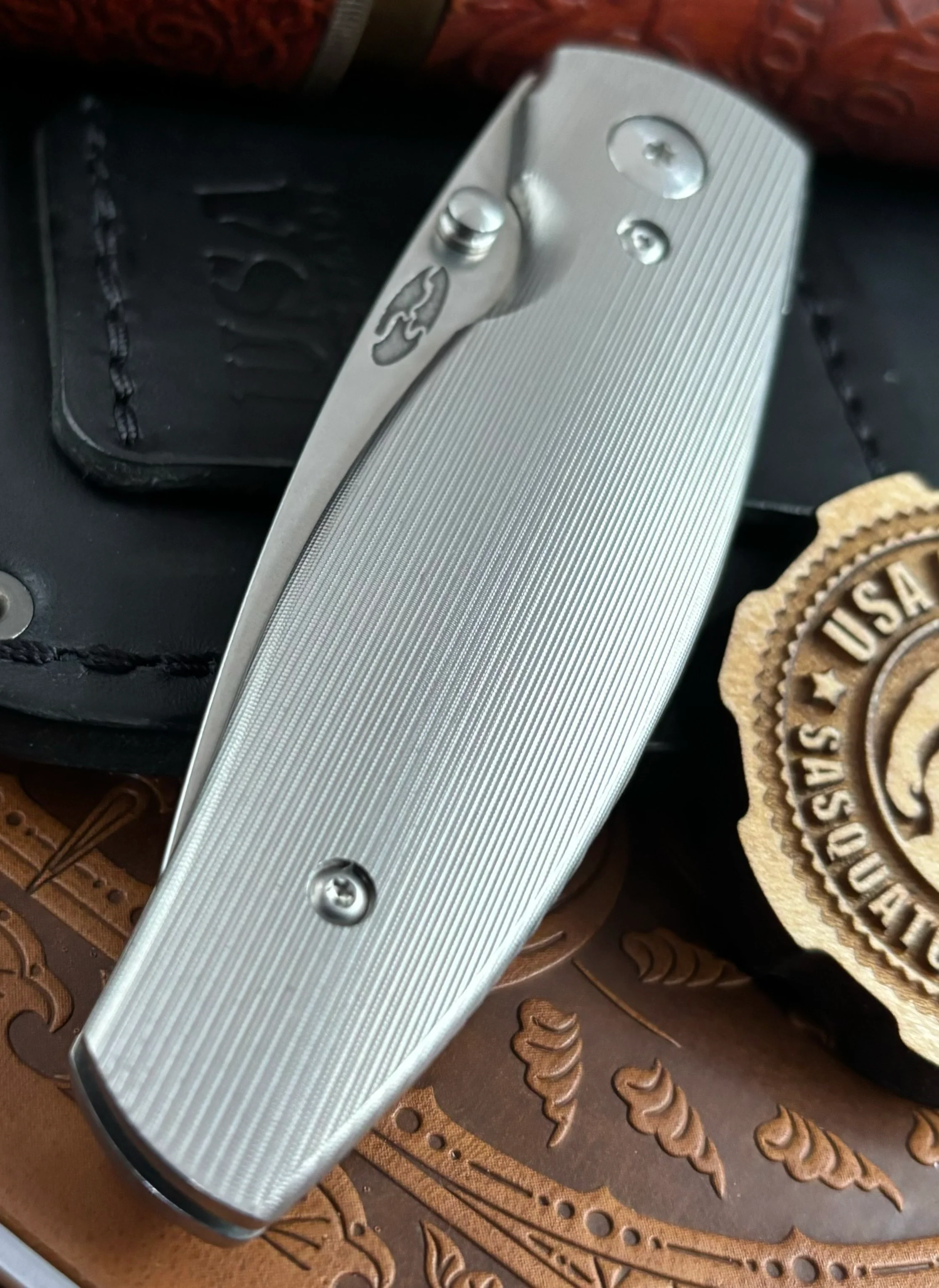 Three Rivers Manufacturing (TRM) Neutron 2 Liner Lock with 3D Pinstripe Titanium and Magnacut Steel - Image 3