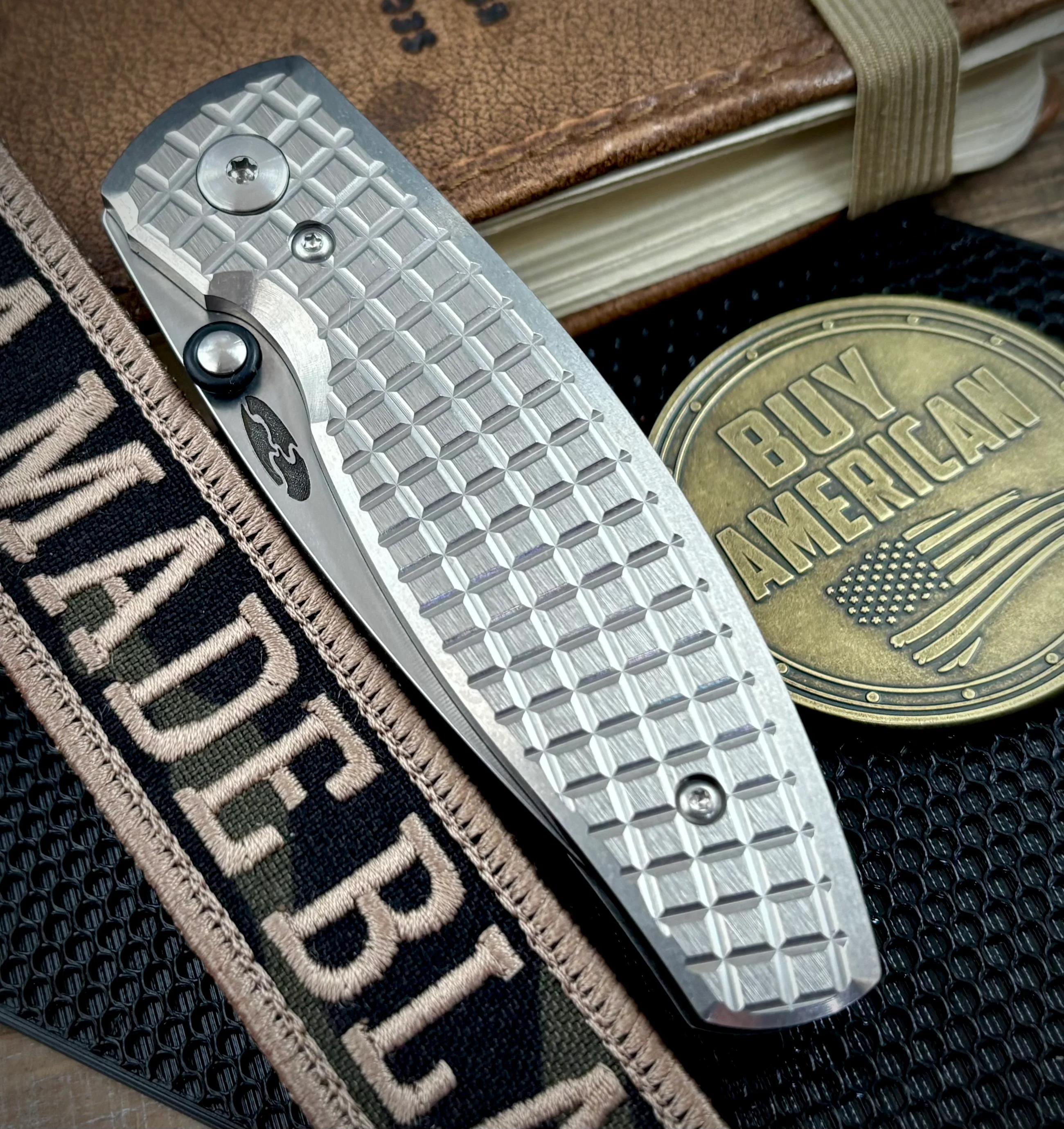 Three Rivers Manufacturing (TRM) Neutron 2 Liner Lock with Frag Flat Titanium Scales and Magnacut Steel - Image 3
