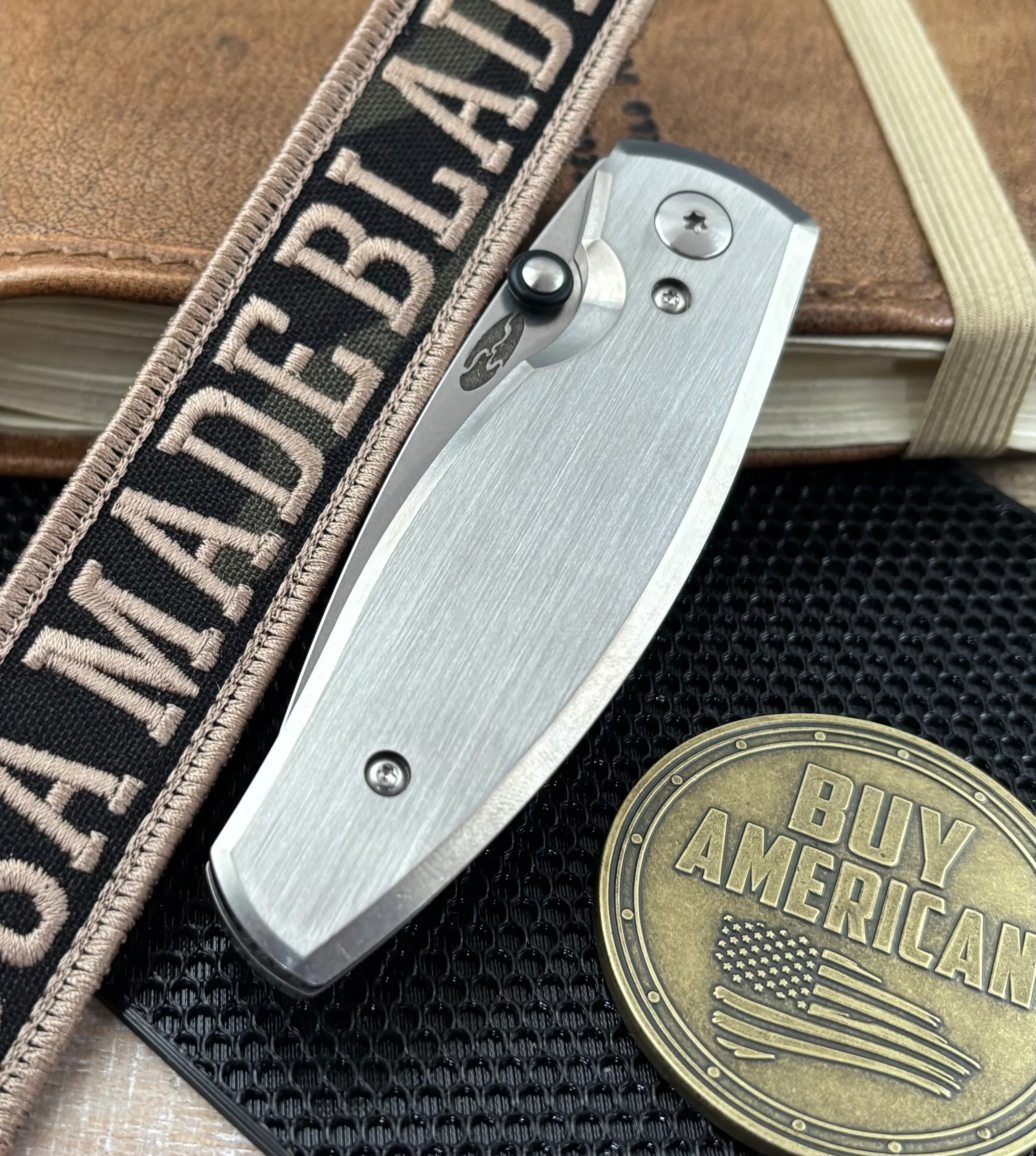 Three Rivers Manufacturing (TRM) Neutron 2 Liner Lock with Smooth Flat Titanium Scales and Magnacut Steel - Image 3